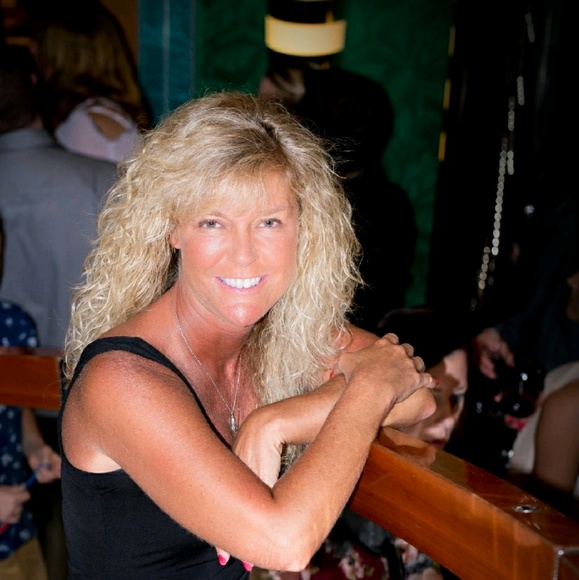 Meet your Posher, Kim - Picture 1 of 1